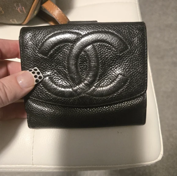 Chanel Caviar Leather Wallet - Picture 3 of 16
